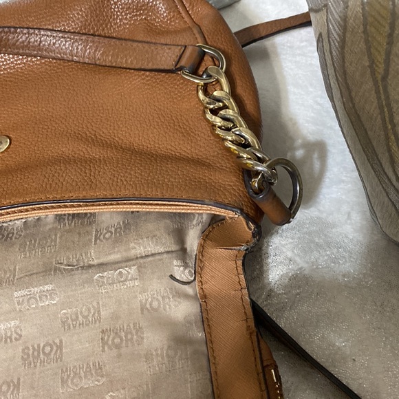Michael Kors Crossbody - Picture 12 of 15